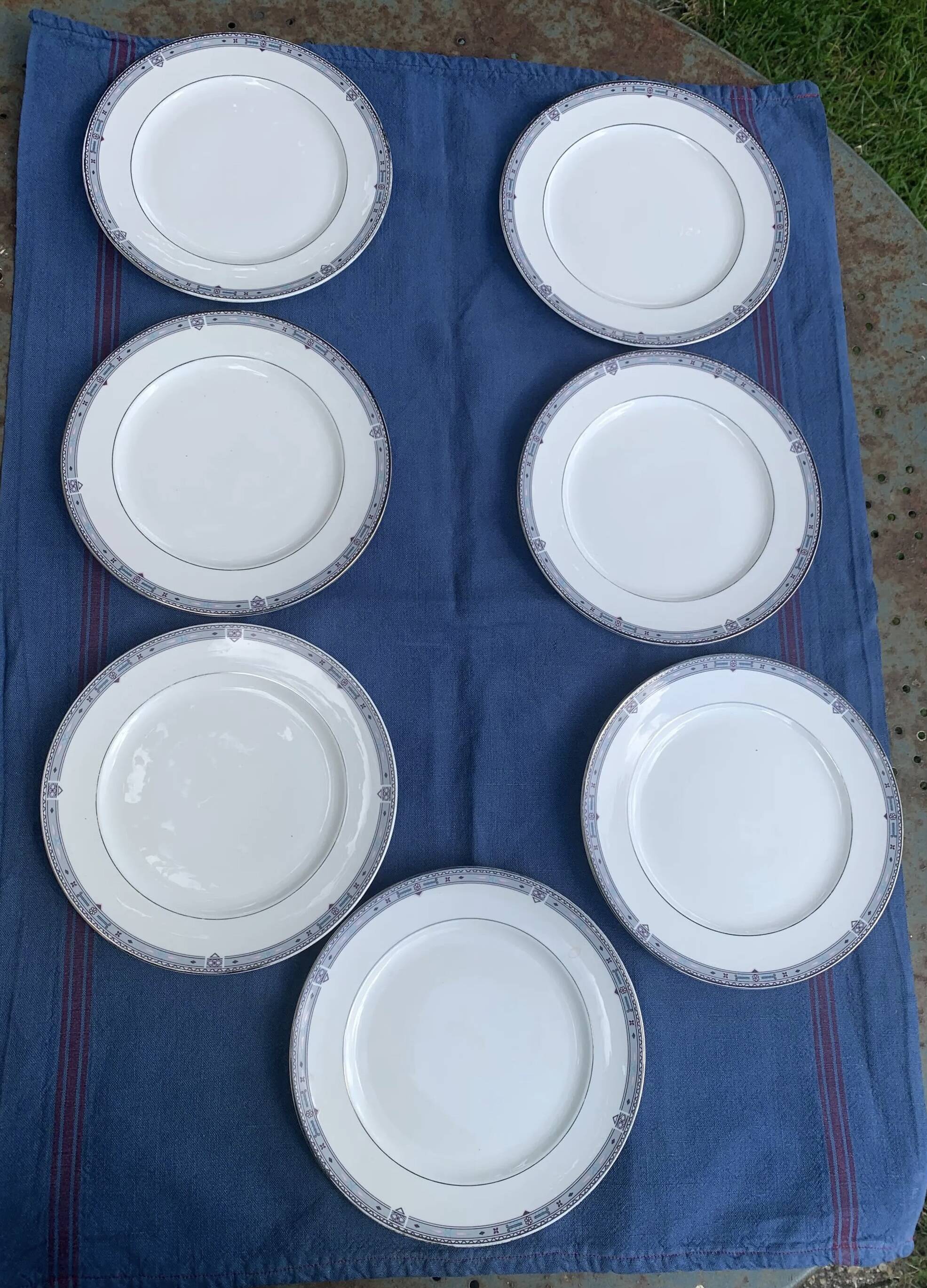7 small plates in Royal Bone China porcelain, Maya model, Fine Bone