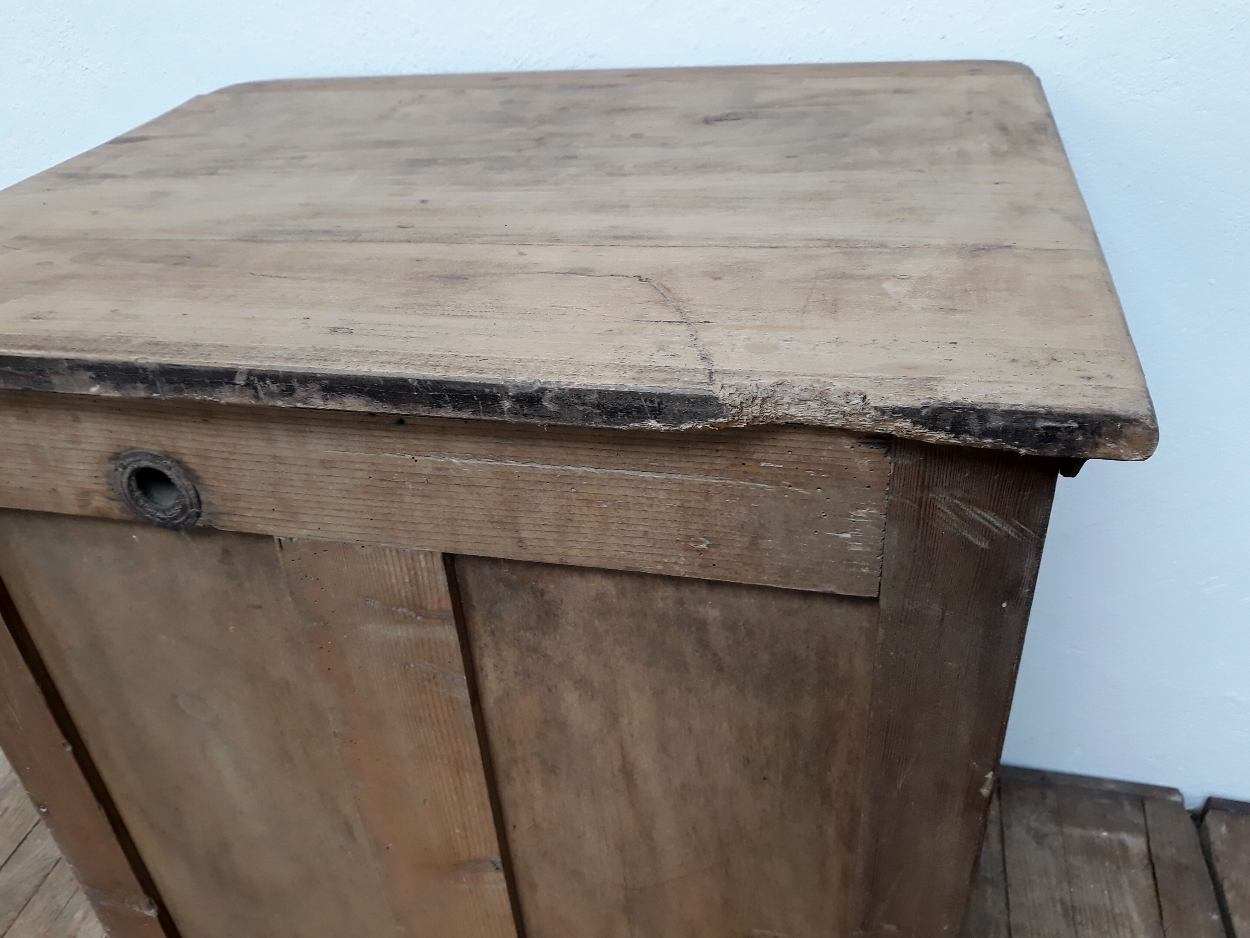 Cabinet cooler drink vintage