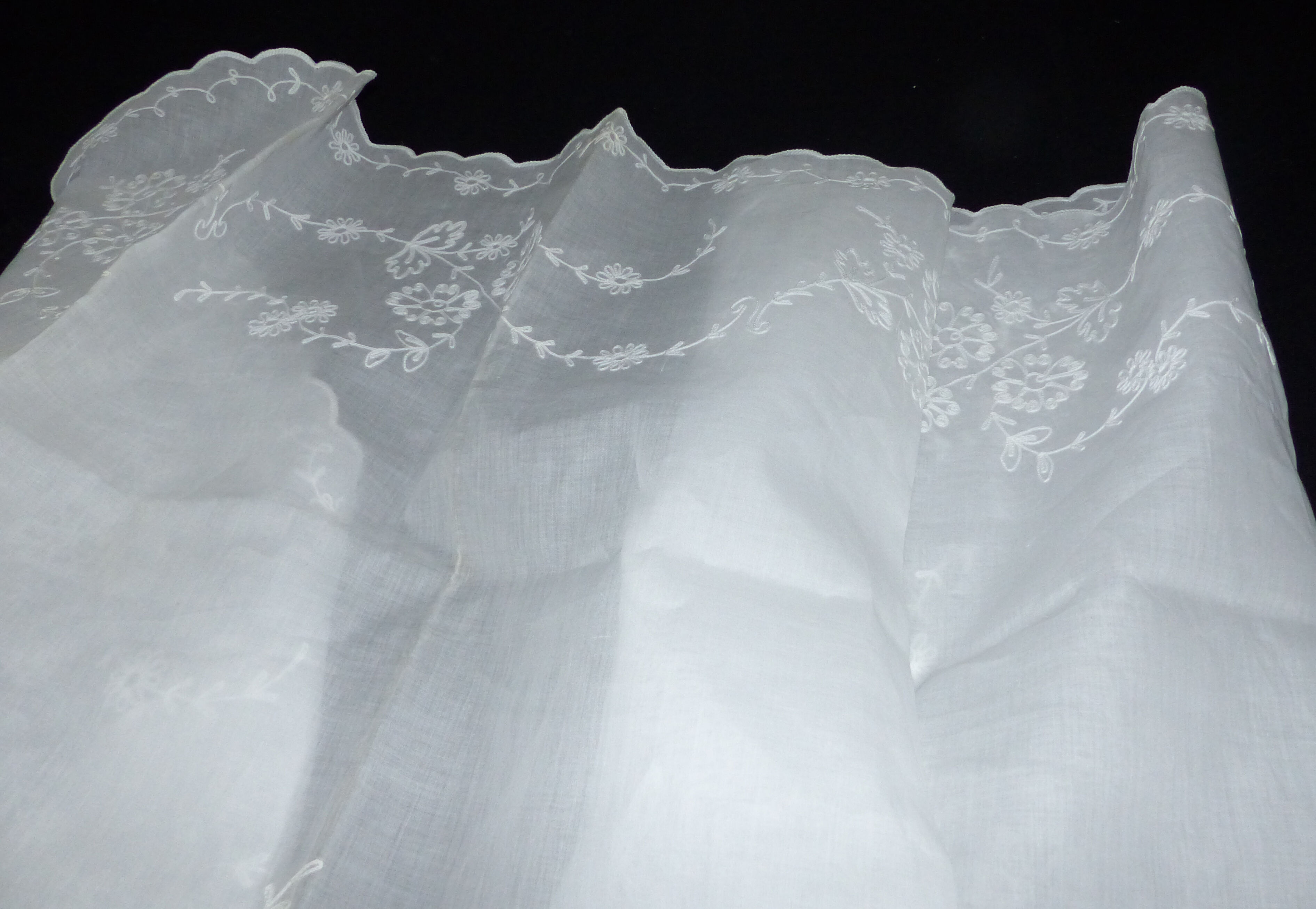 Une nappe et 7 serviettes