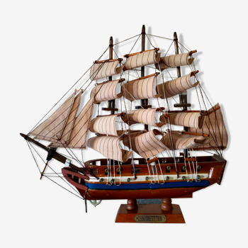wooden model of the uss constitution