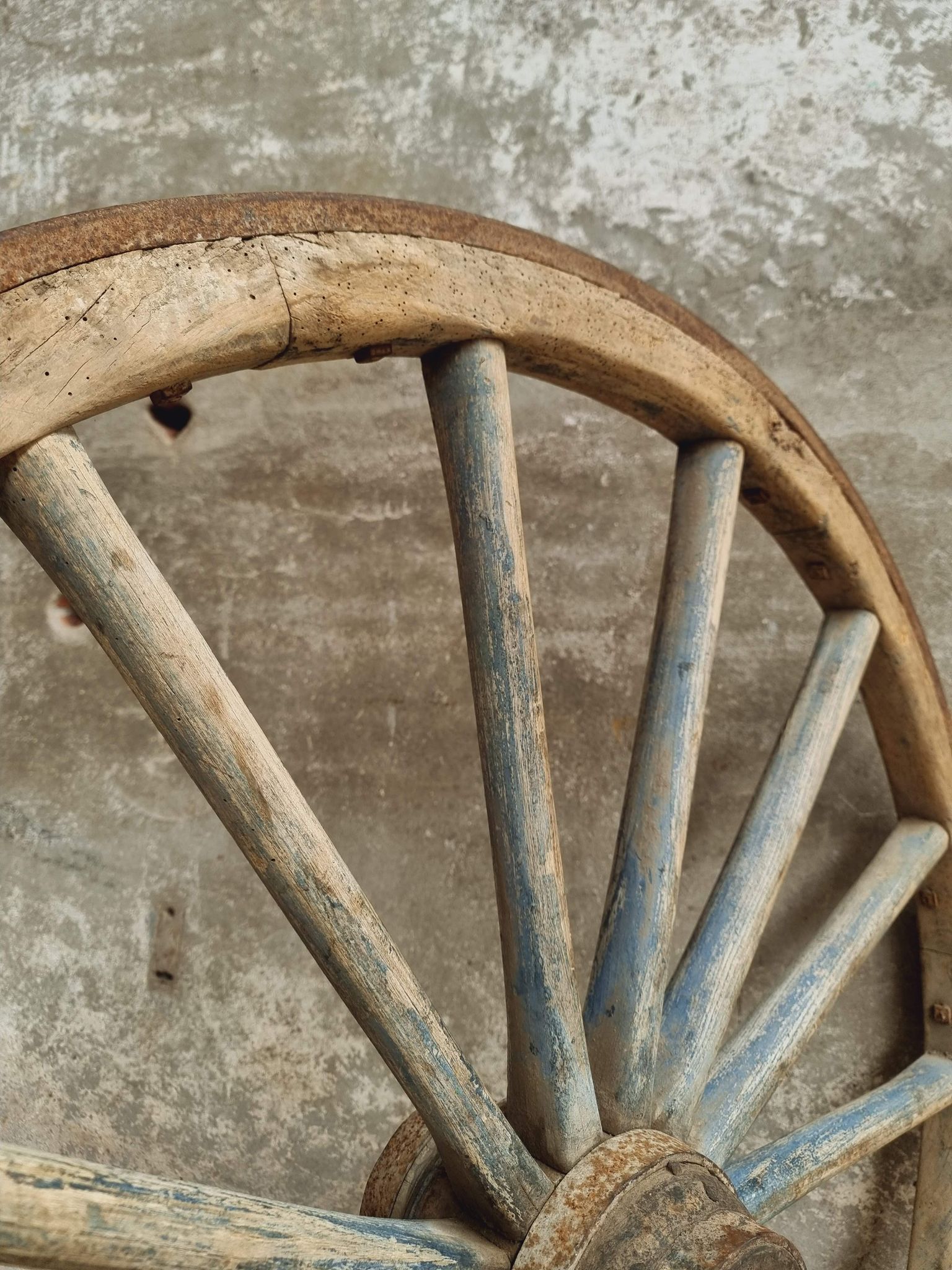 Antique cart wheel wagon wheel XXL oak wood 126 cm