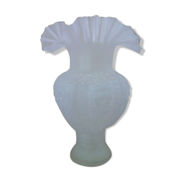 Vase corolle fleurs en verre opaline