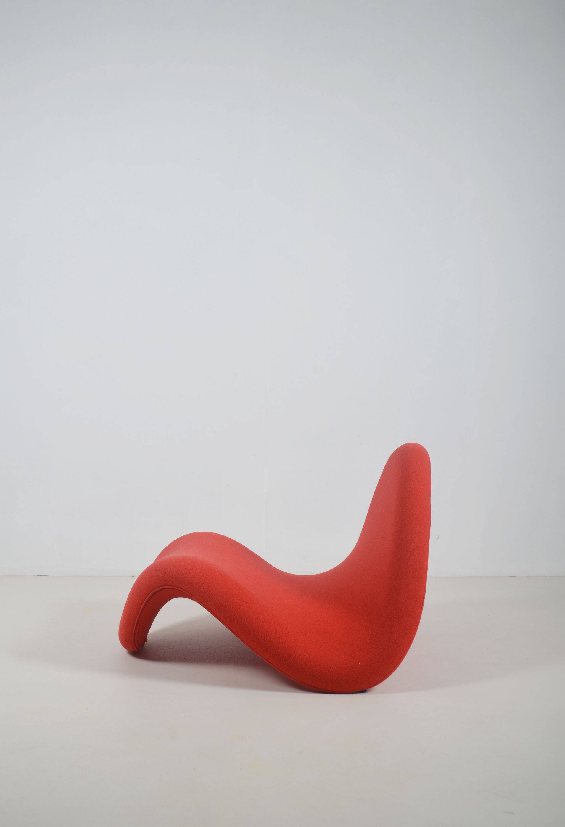 Red F577 Tongue designed by Pierre Paulin for Artifort