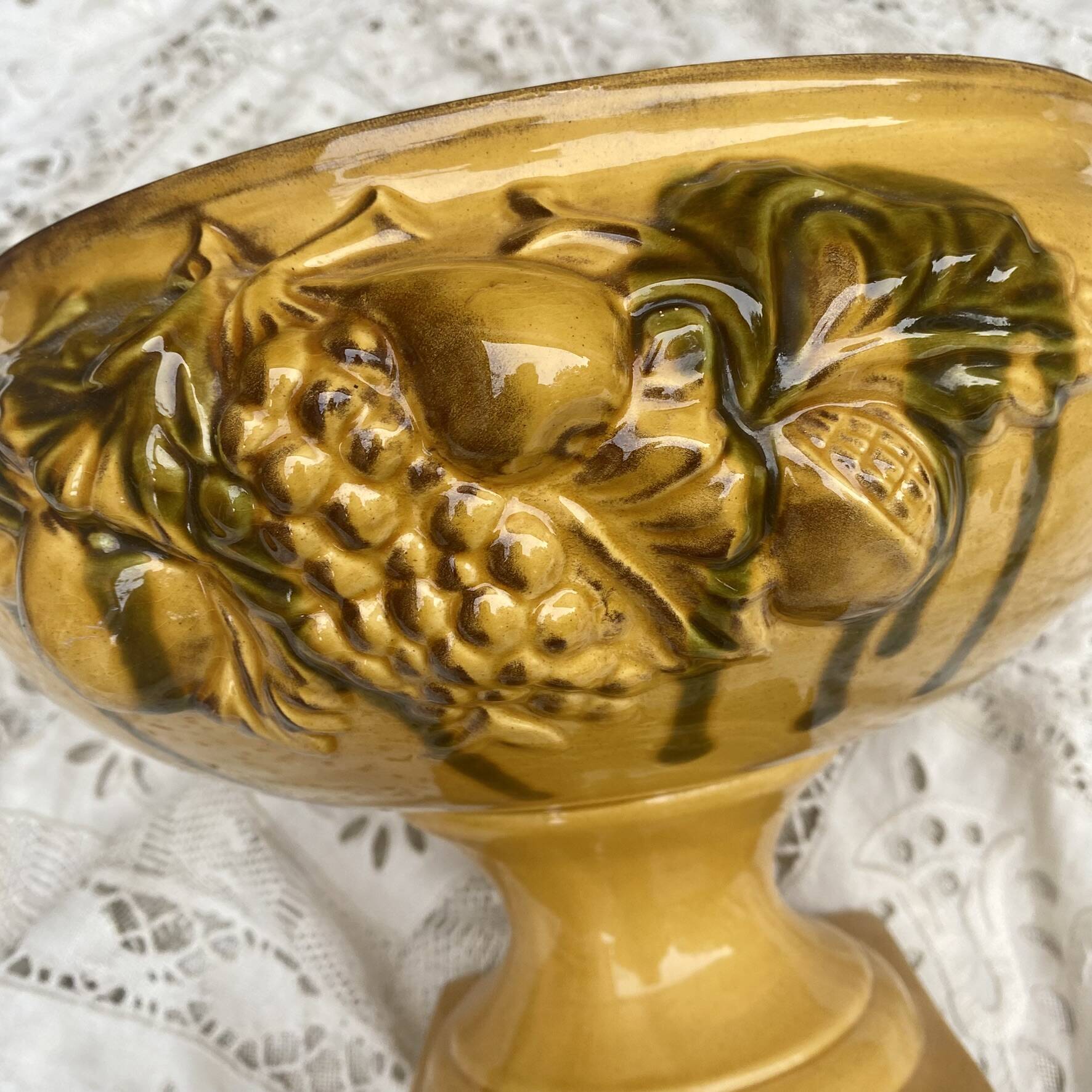 Pedestal planter in ceramic, Medicis style.