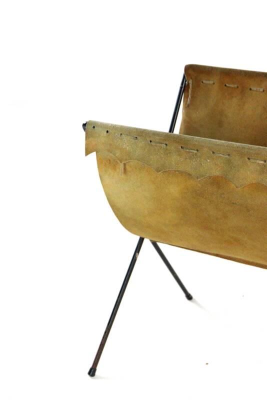 Nubuck magazine rack