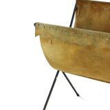 Nubuck magazine rack
