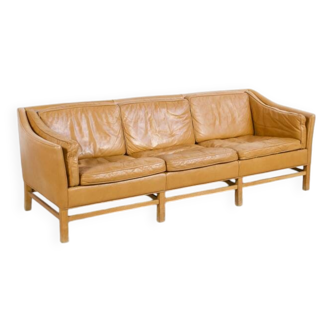 3-seater sofa in cognac leather, Georg Thams, 1960s, Grant Mobelfabrik, publisher