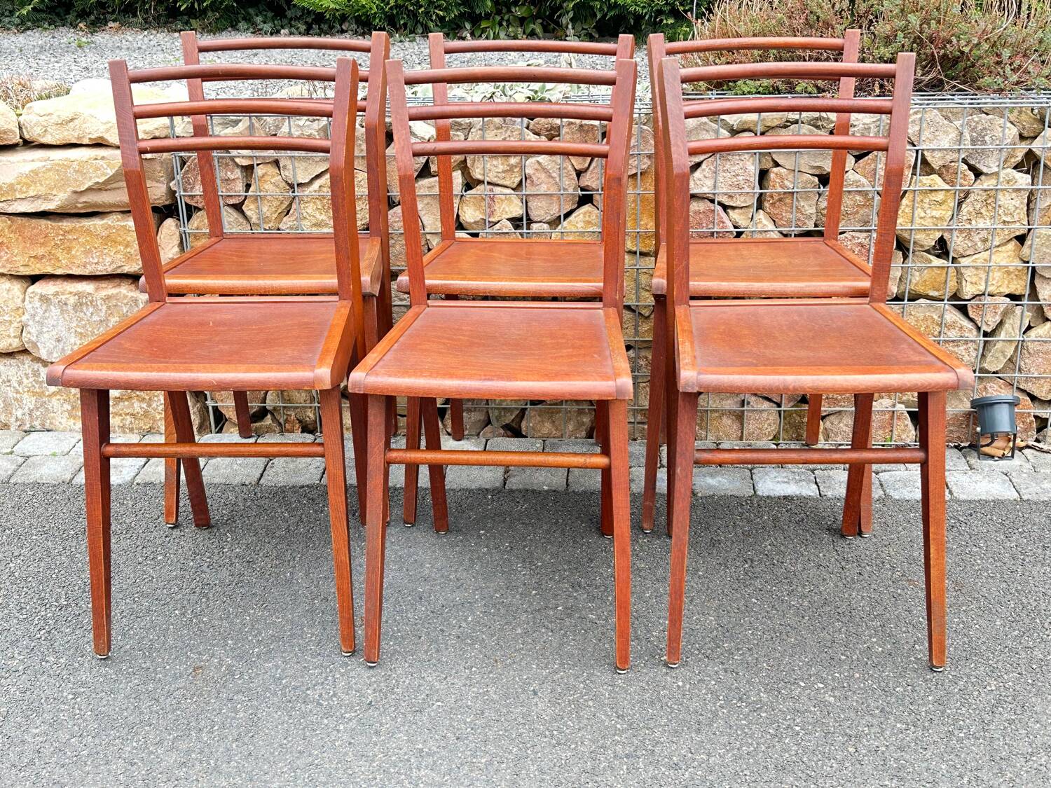 Suite de  8 chaises de Bistrot vintage années 1960