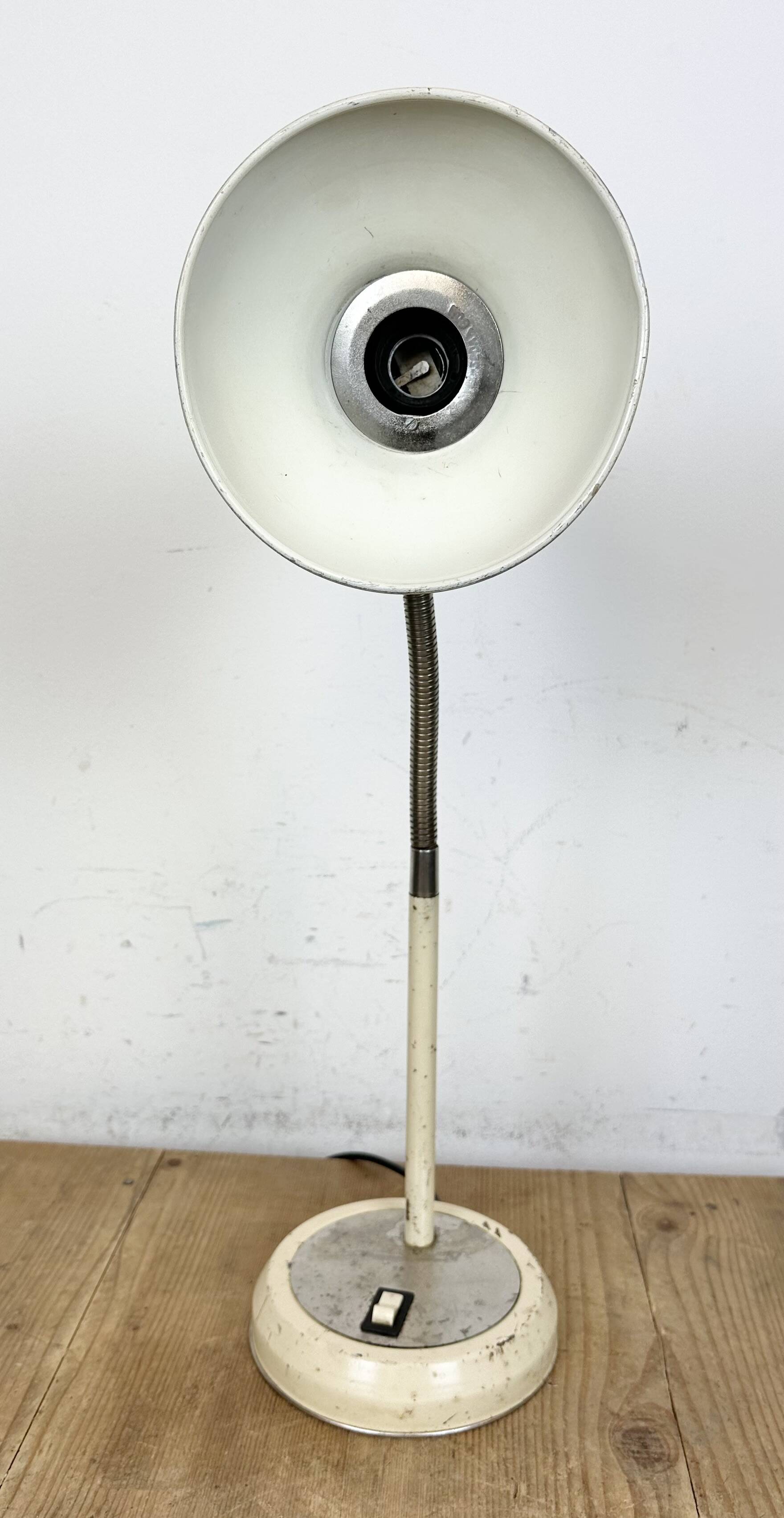 Lampe de table industrielle beige à col de cygne, 1960s