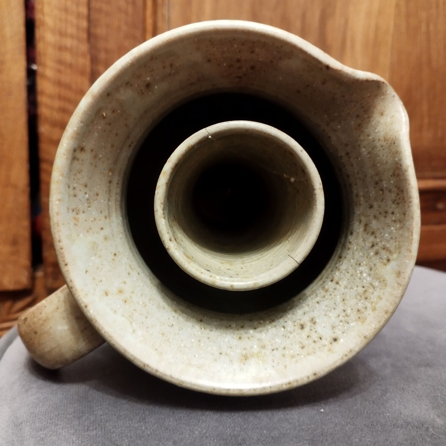 Pichet beige Vallauris fait main