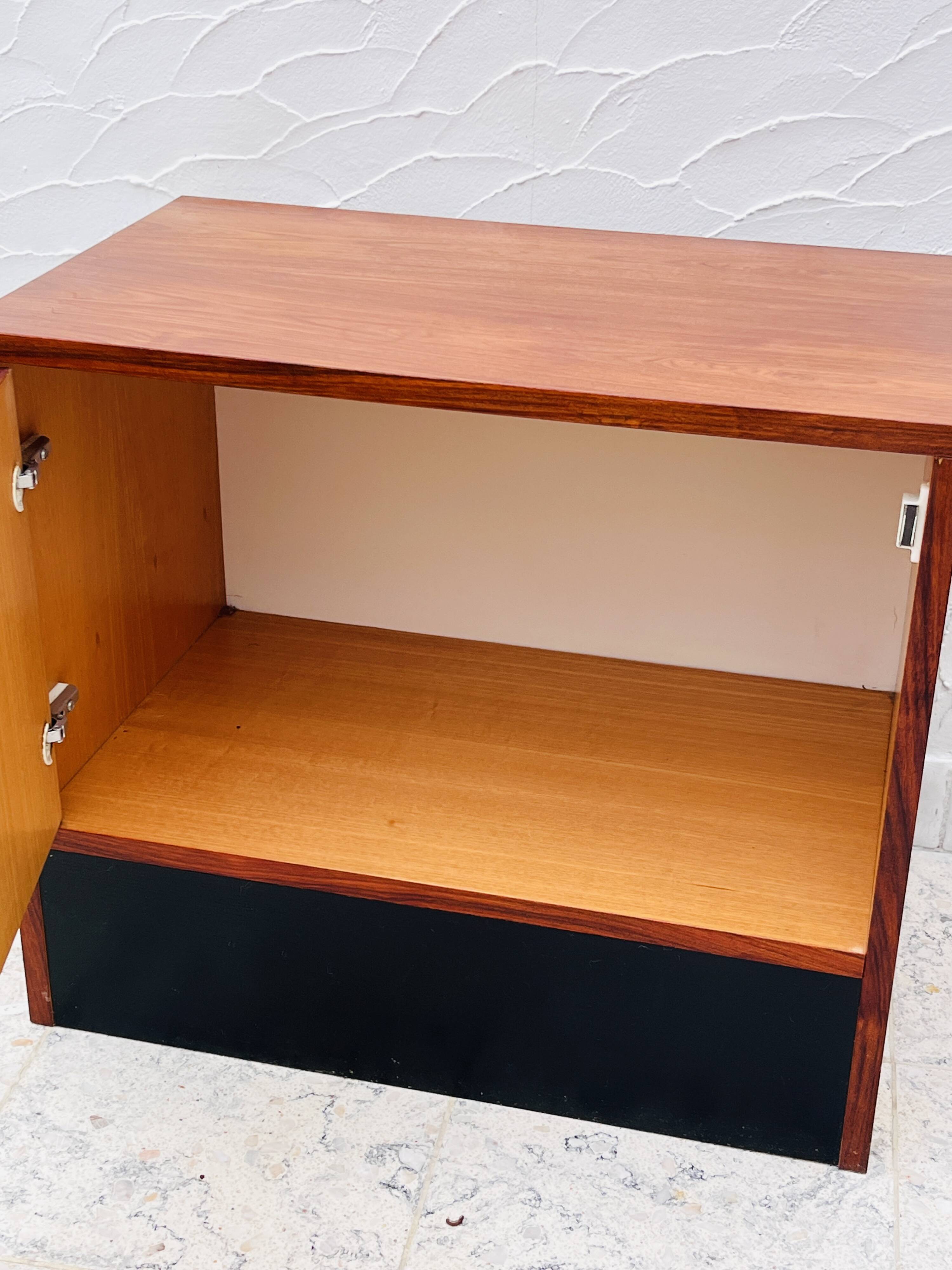 Table de nuit en palisandre