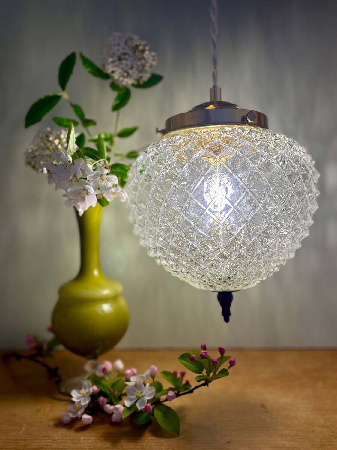 Vintage diamond-point glass globe pendant light