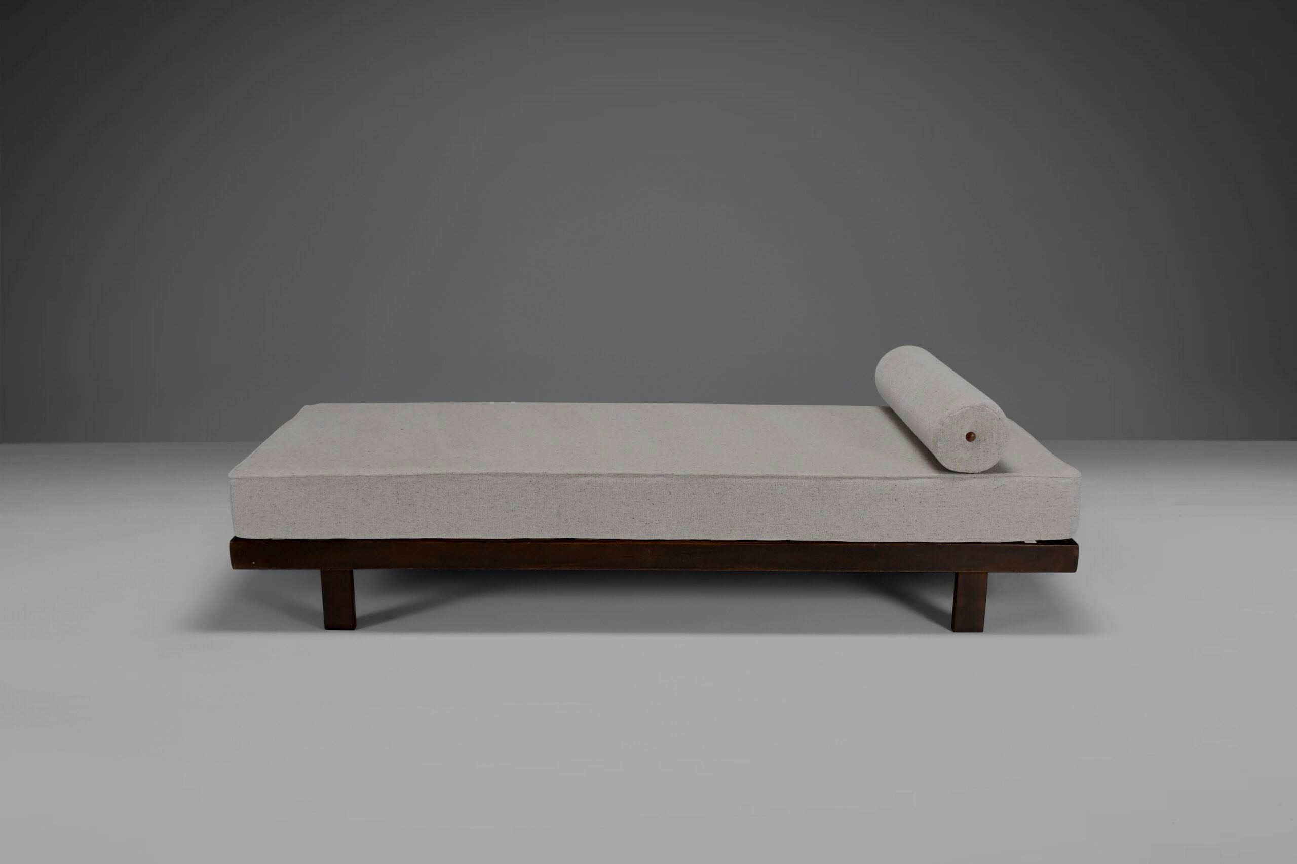 Minimalist daybed by Jorge Zalszupin for L’atelier, Brazil 1959