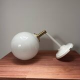 Applique murale inclinable globe opaline blanche