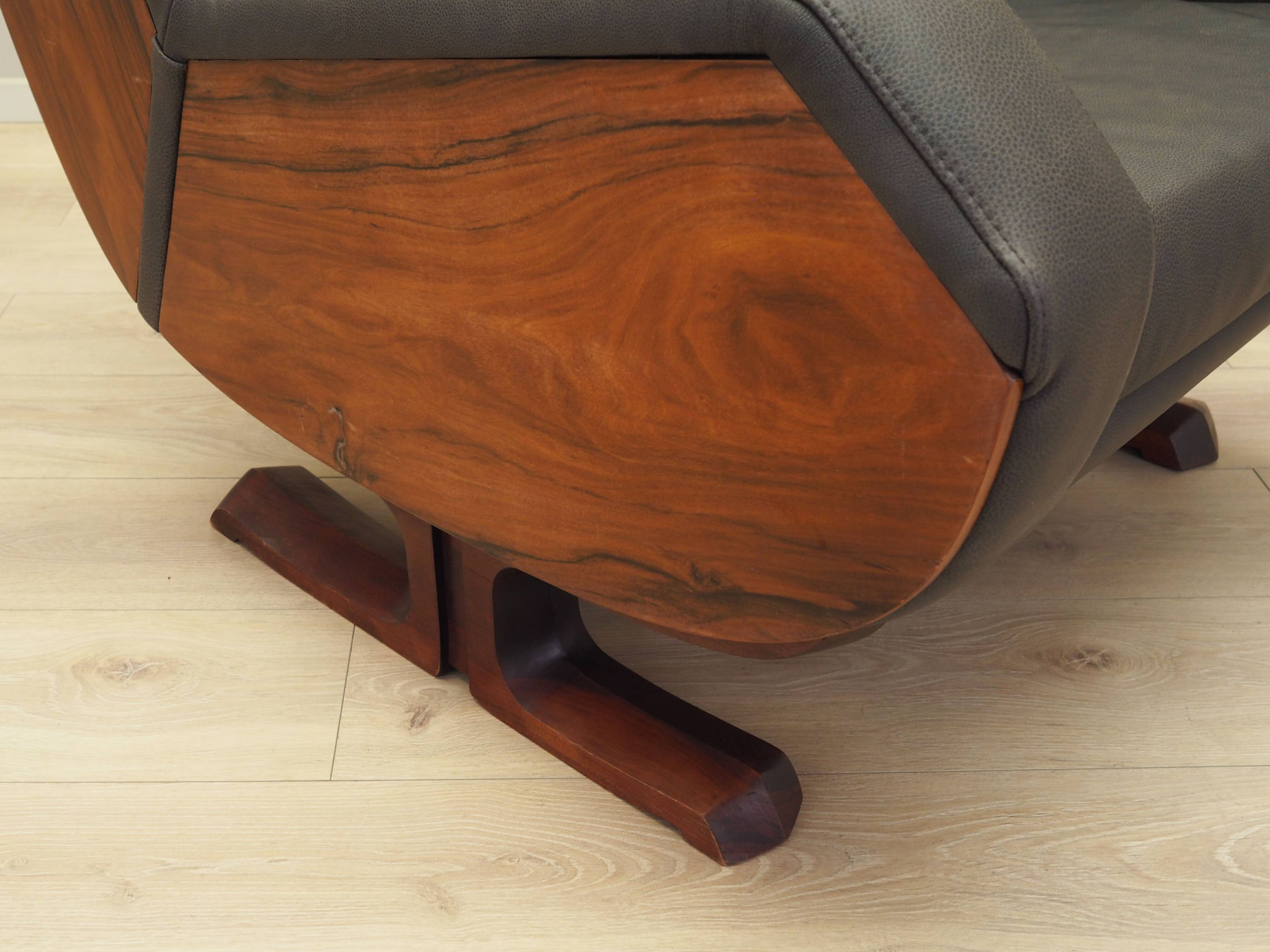 Leather armchair, Italian design, 1970s, production: Italy