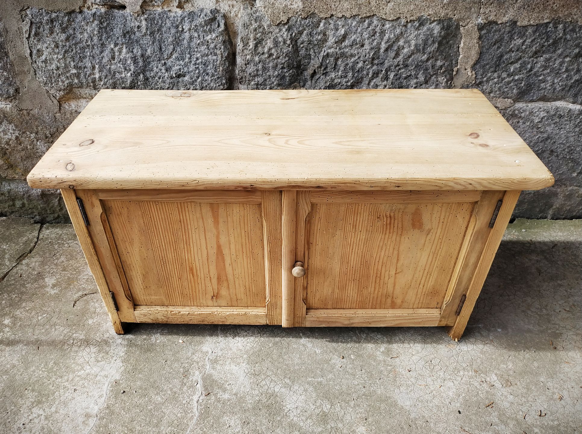 Small old tree closet