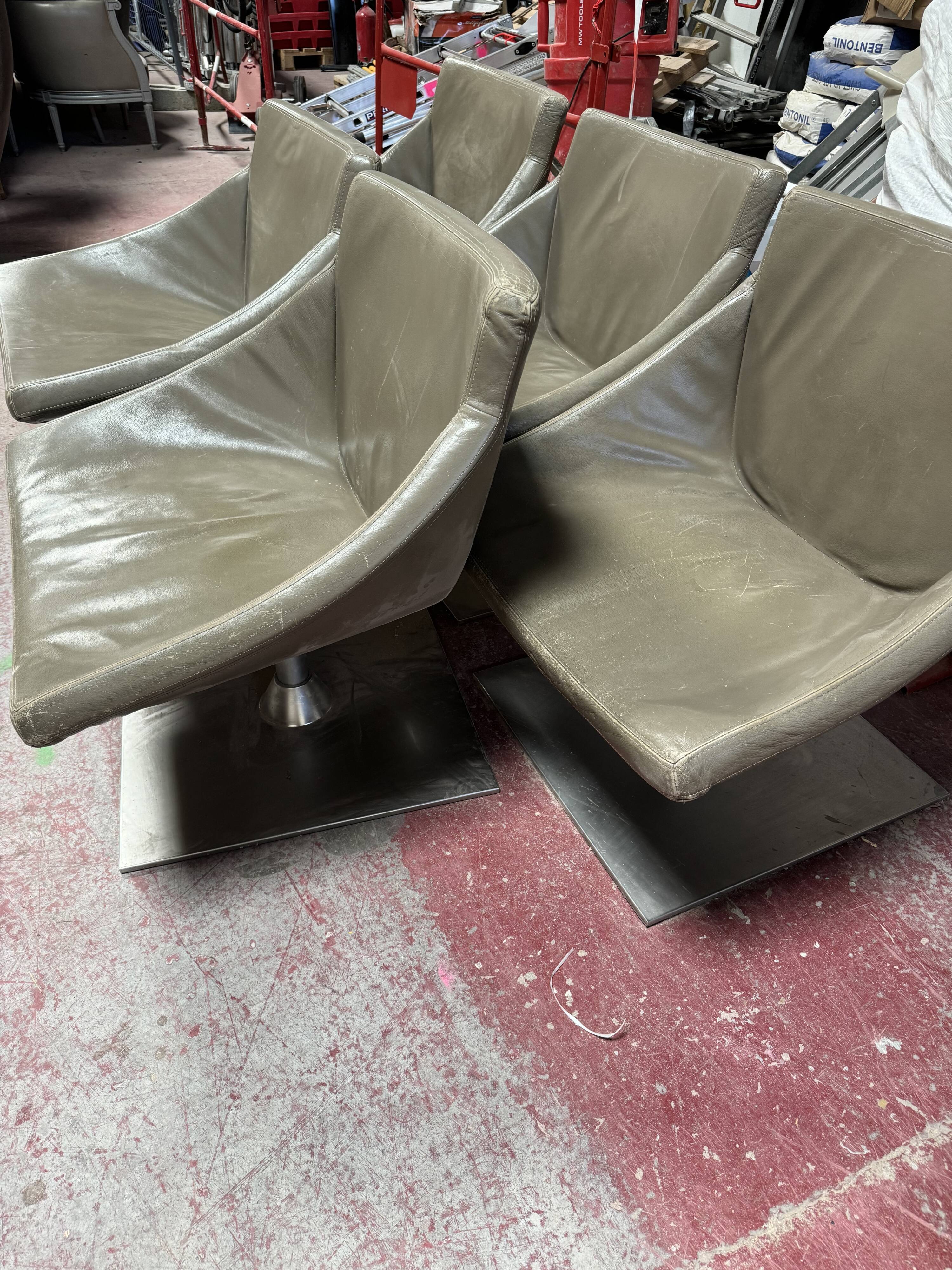 Swivel leather armchair team by wellis