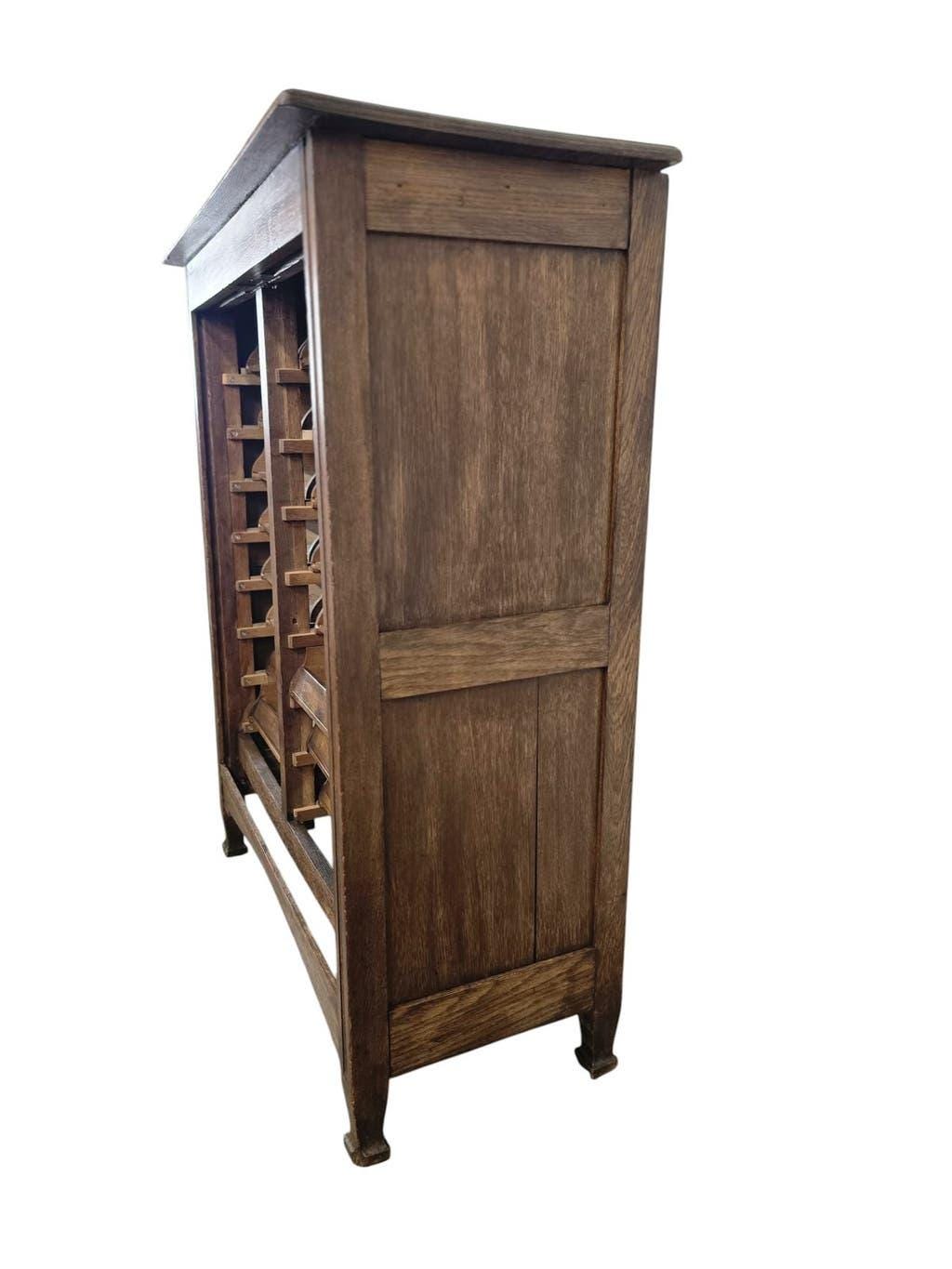 Commode à tiroirs vintage en bois / armoire d'archives / armoire de notaire