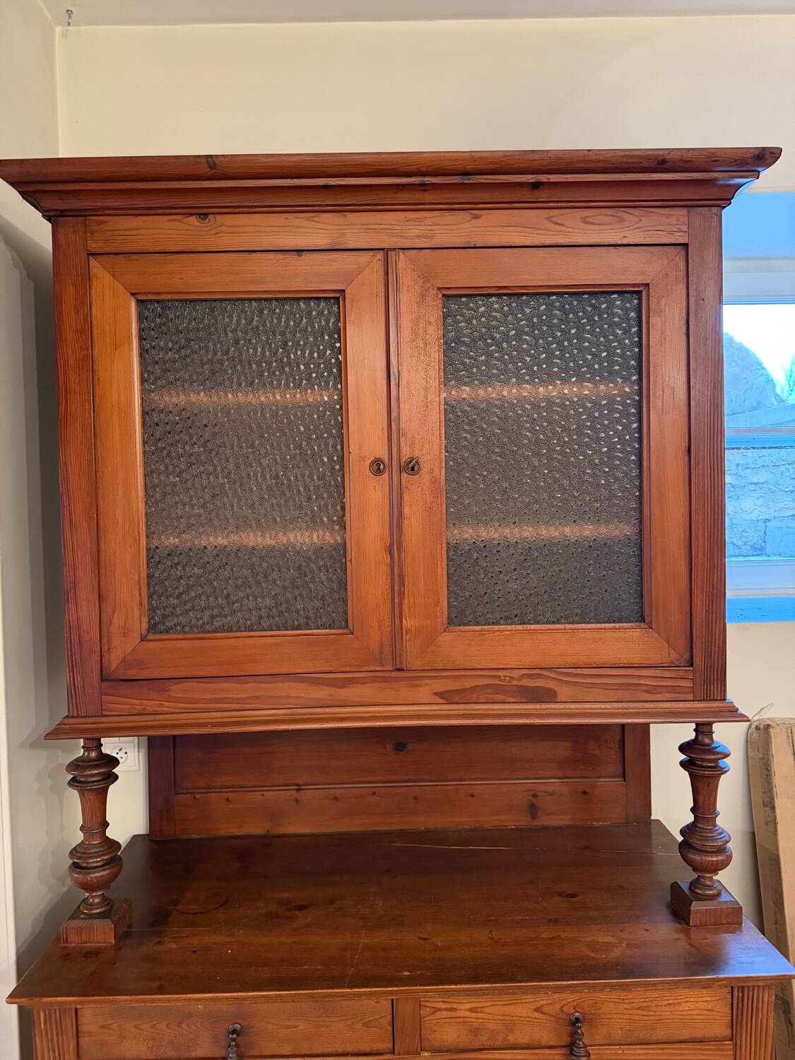 Solid pine dresser
