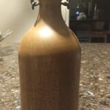 Bouteille en grès marron