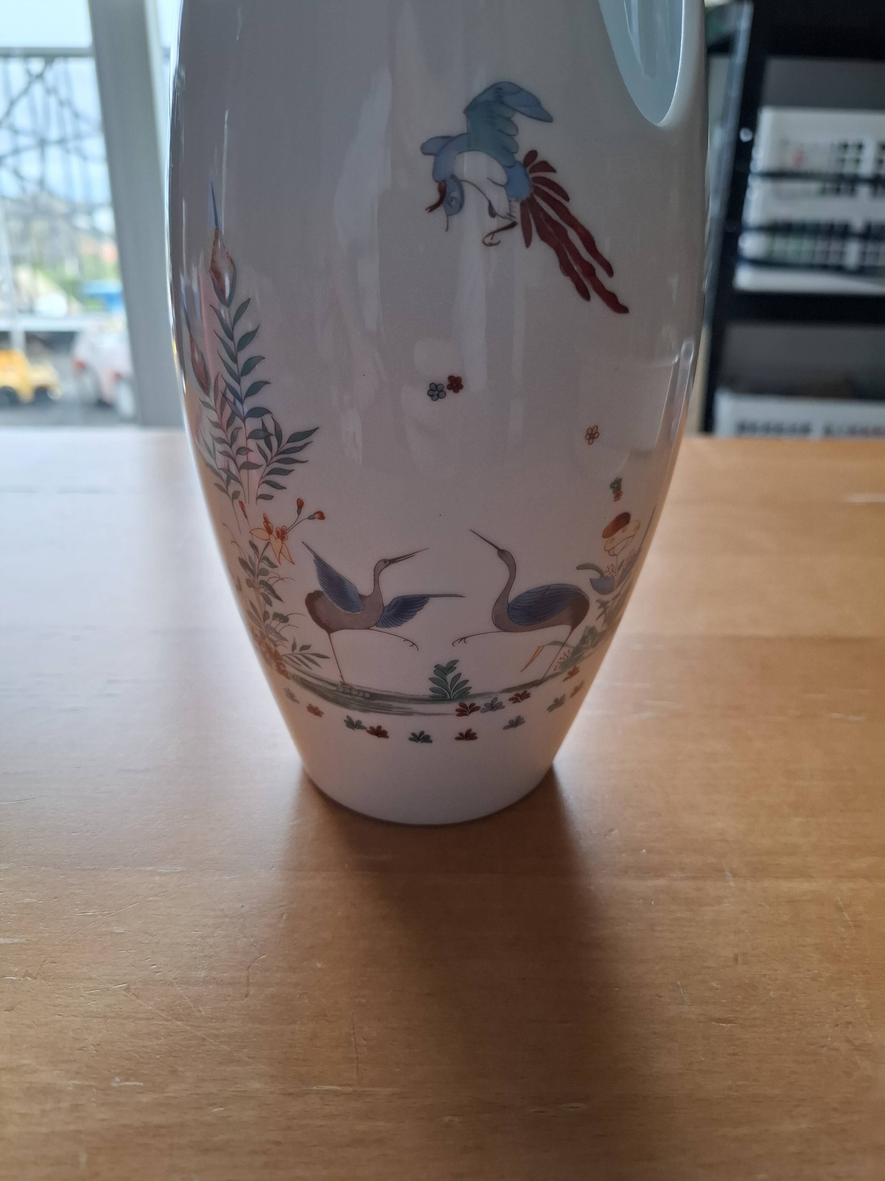 Ceramic vase with Japanese-style decoration
