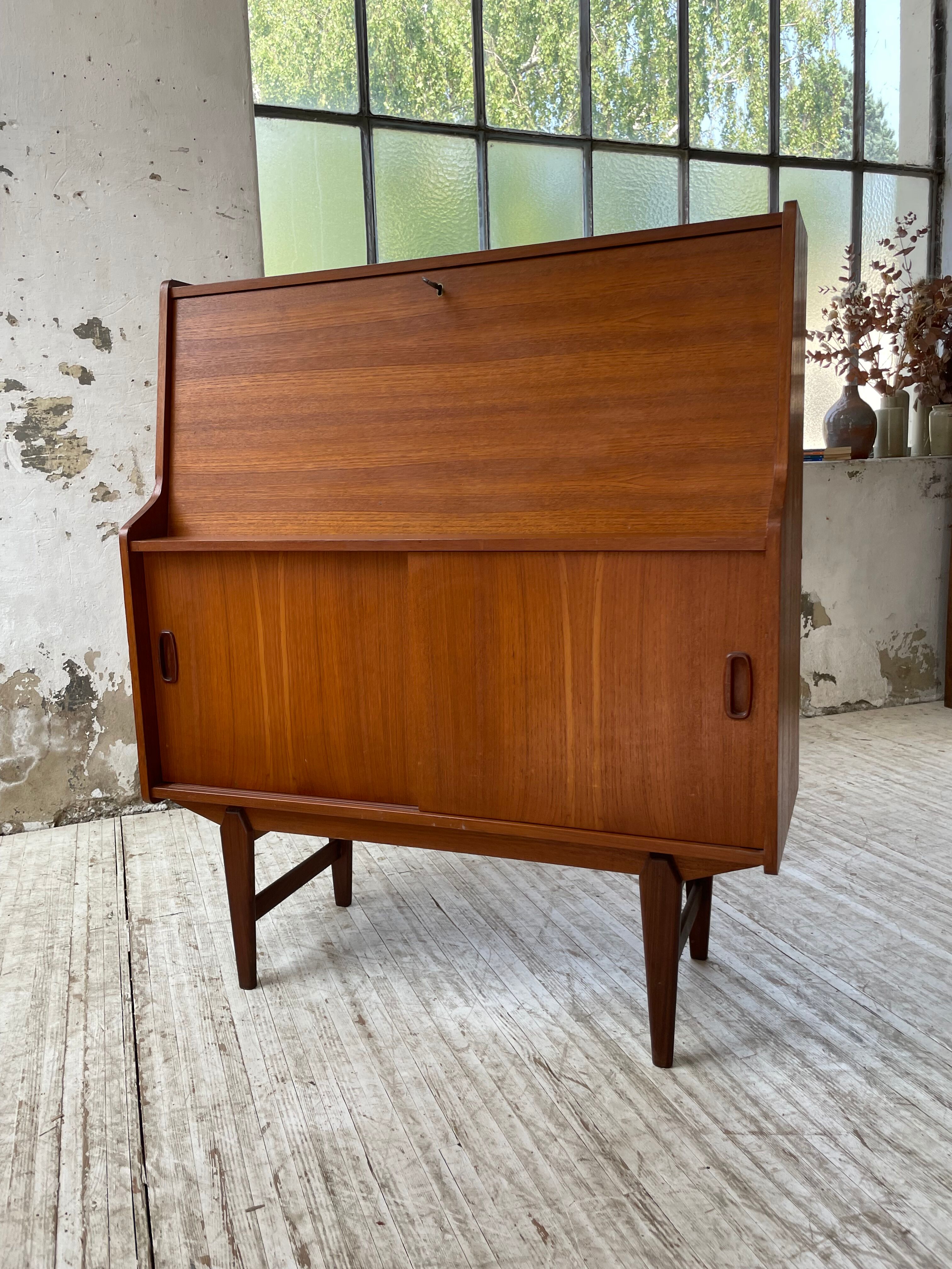 Secretary Samcom teck 1960