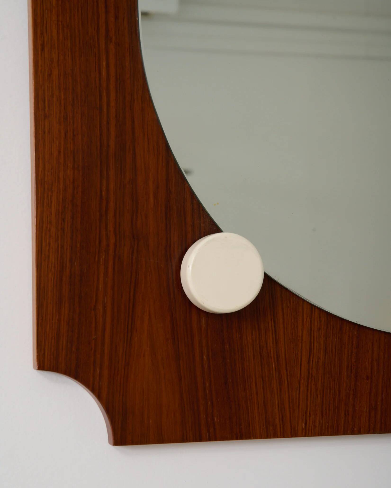 Miroir rond sur structure en teck, 1970