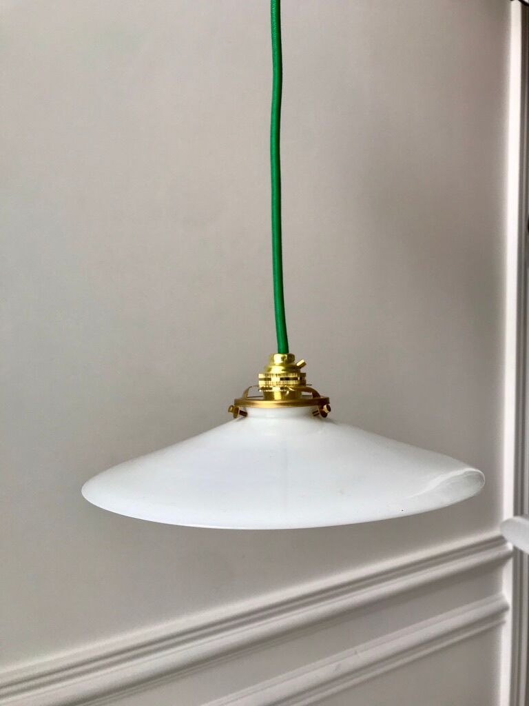 Suspension in smooth opaline green thread early twentieth century