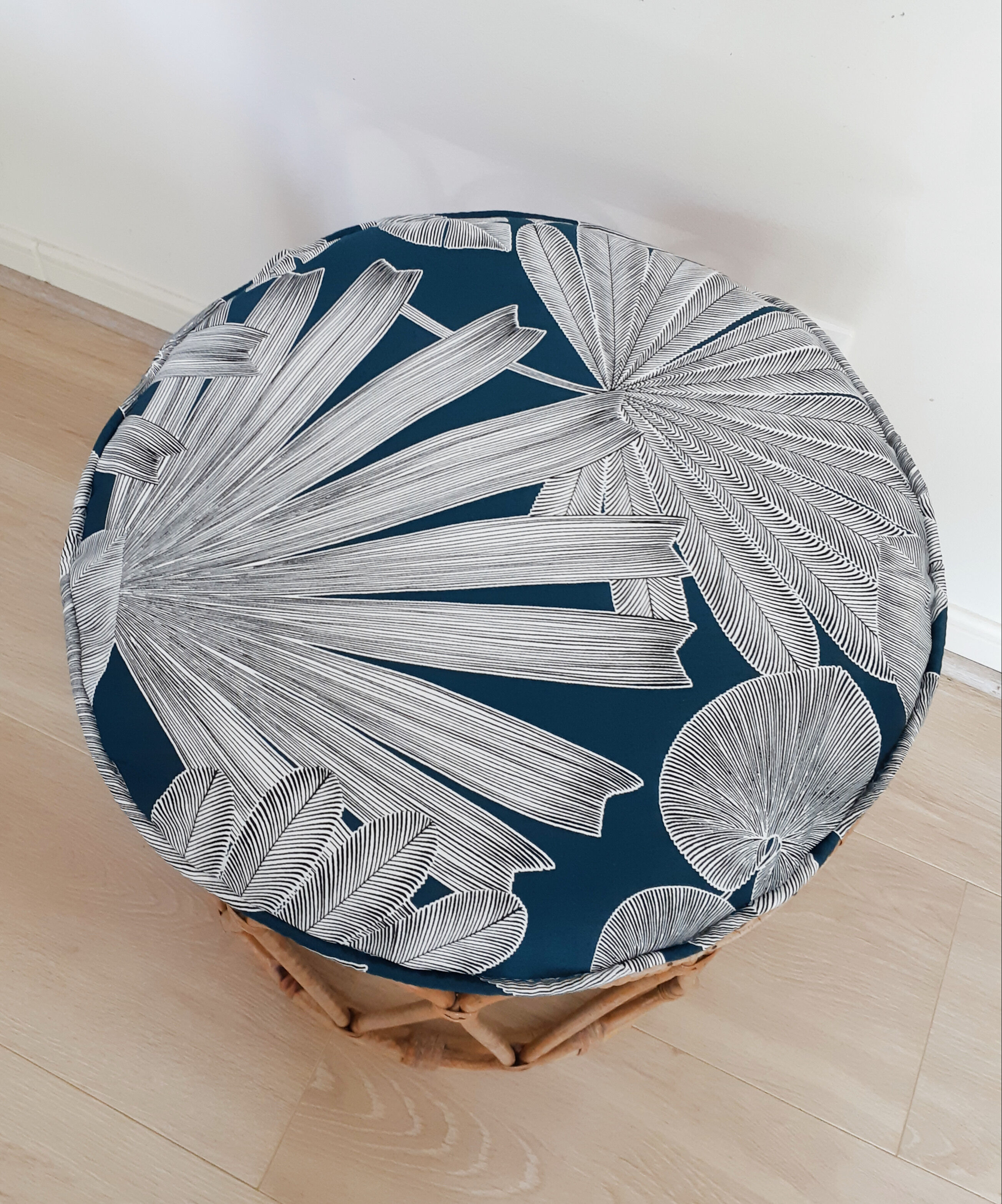 Stool, rattan/wicker ottoman