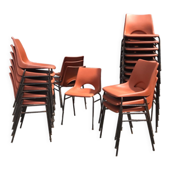 Set of 24 stackable chairs