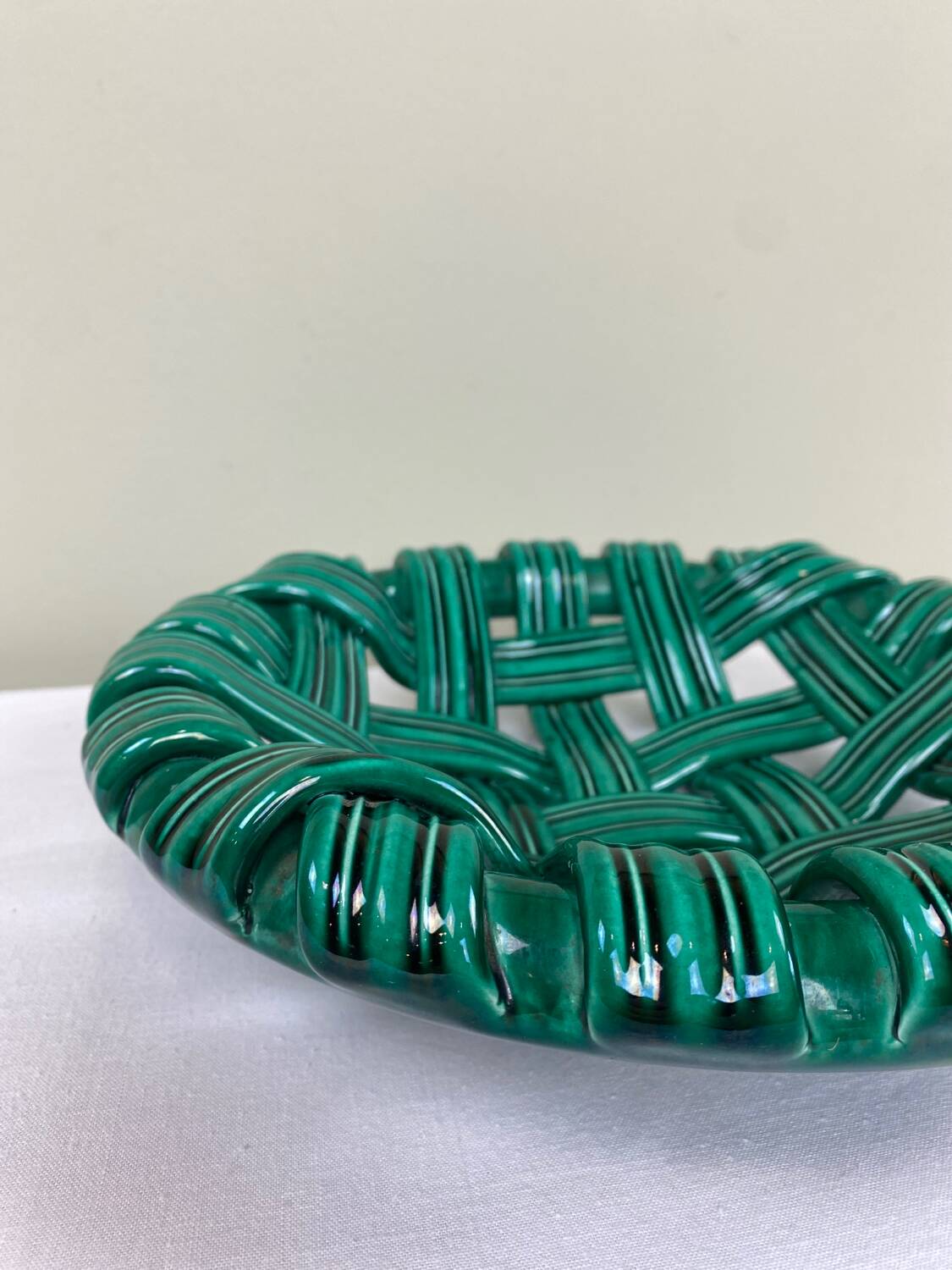 Braided ceramic cup
