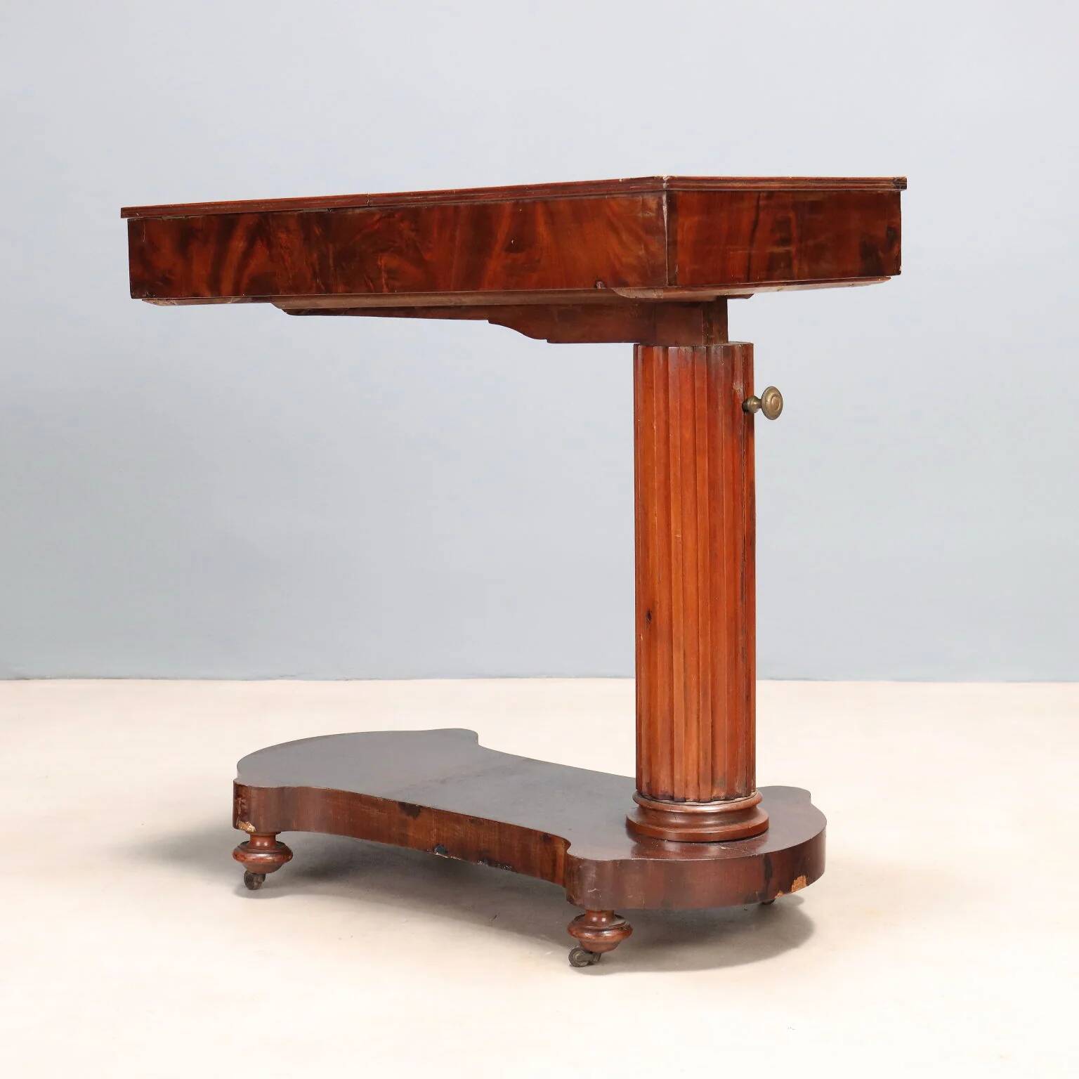 Victorian English mahogany side table, 19th century.