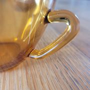 2 tasses à thé en verre ambré  Vereco