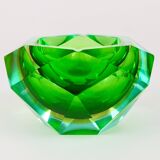 Faceted diamond ashtray in colour from the 1960s by Flavio Poli for Seguso, Murano, Italy.