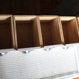 Small storage unit with drawers