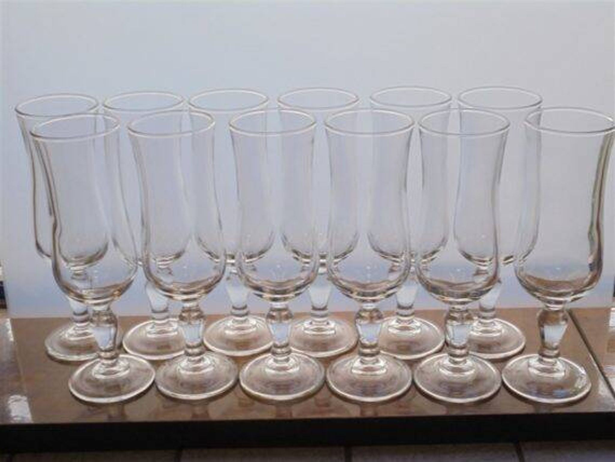 Série de 12 flûtes à champagne
