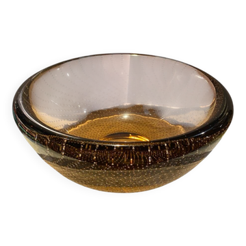 Coupe en verre fumée à décor de bulles disposées en spirale. Travail probable des années 60/80.