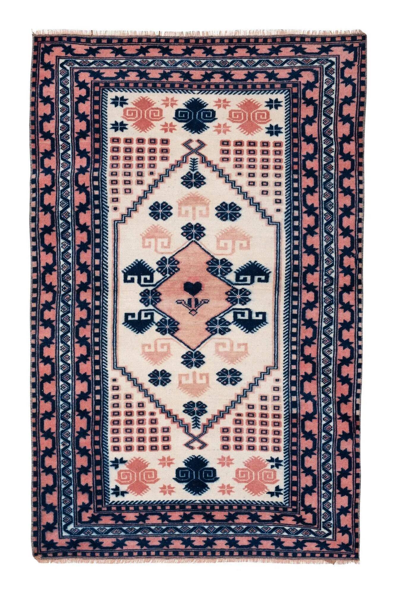 Vintage handmade Turkish rug 107x168 cm