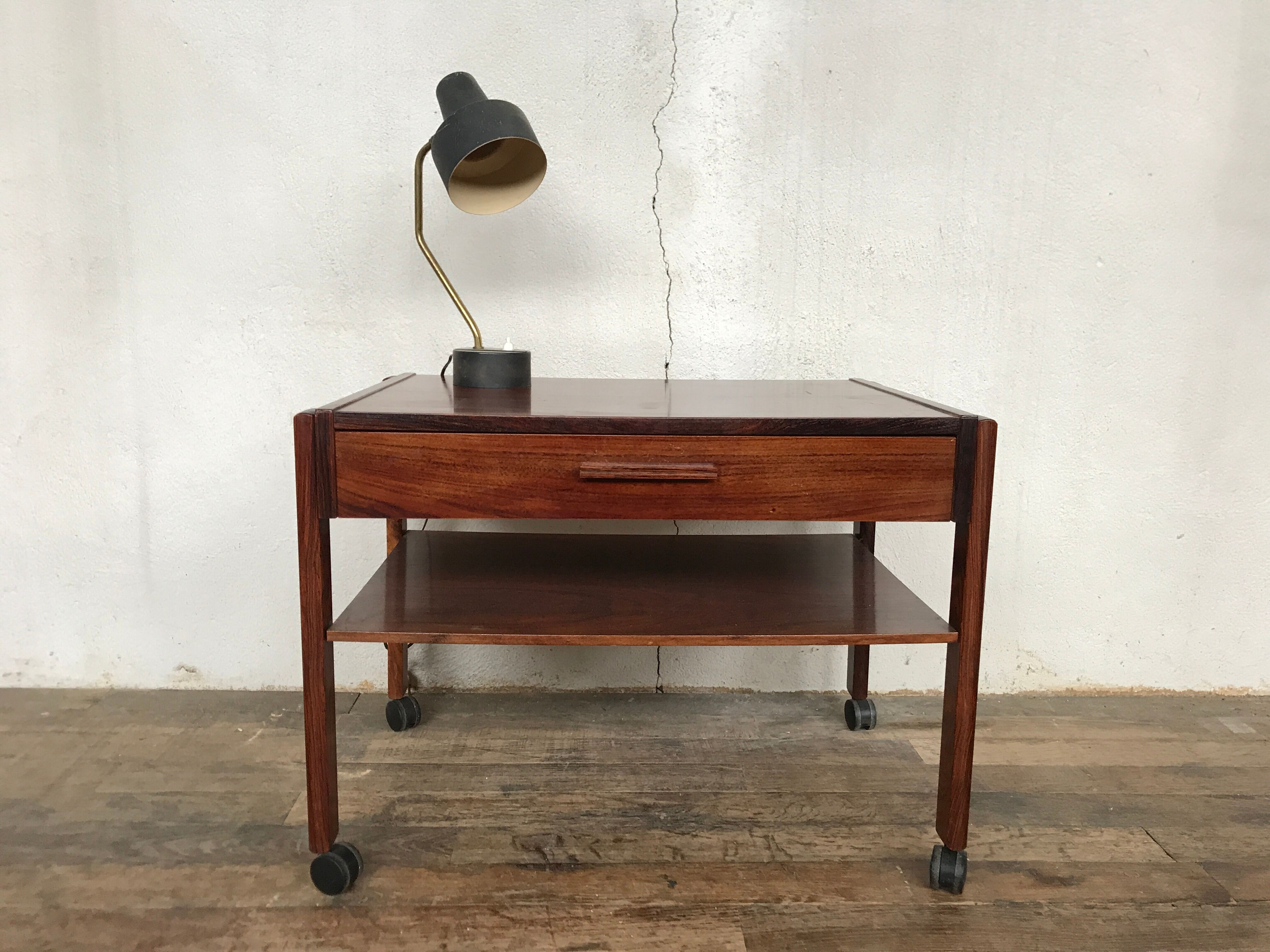 Meuble vintage - scandinave en palissandre sur roulette 1960