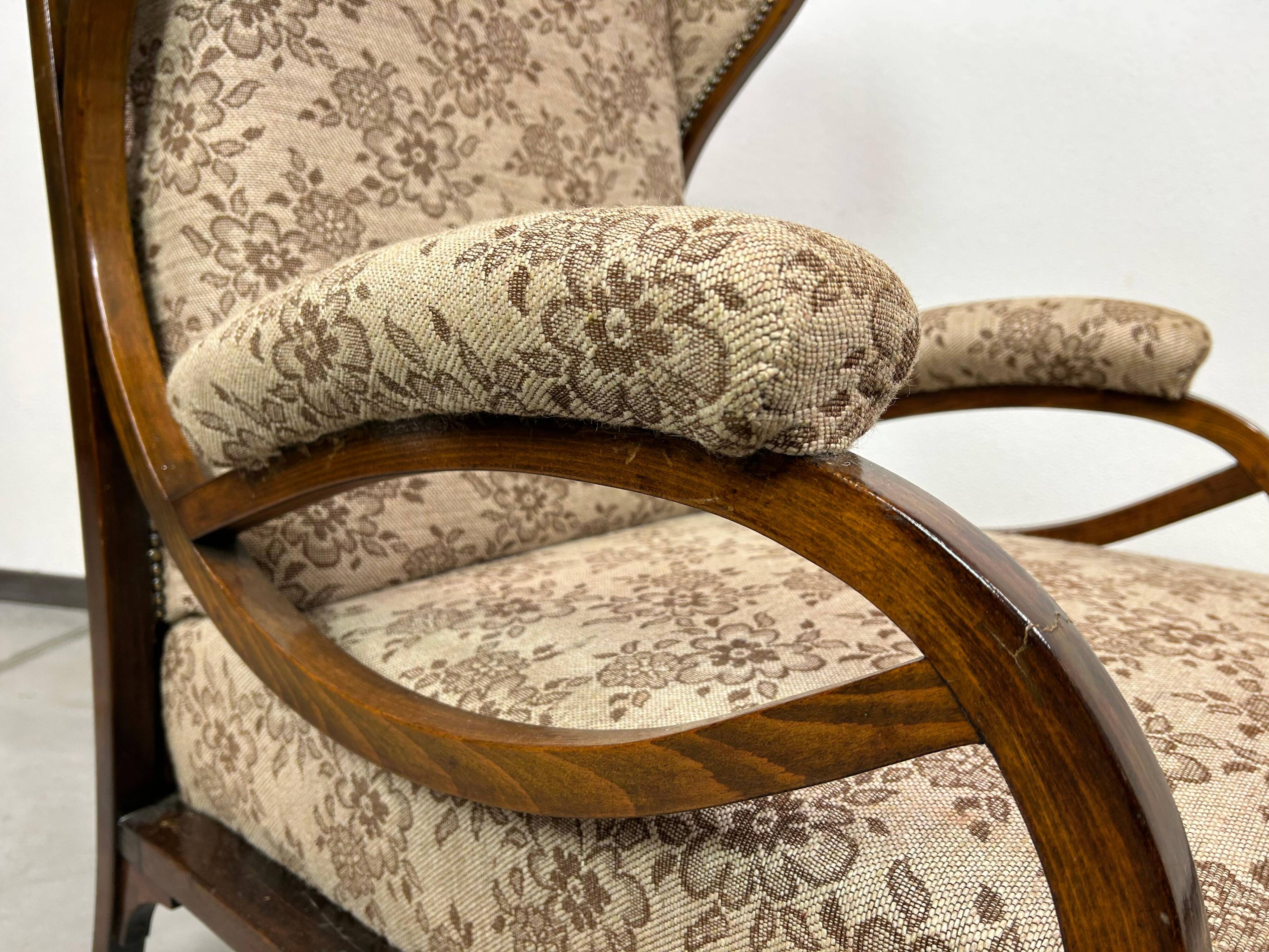 Art Nouveau wing chair no.6542 by Thonet