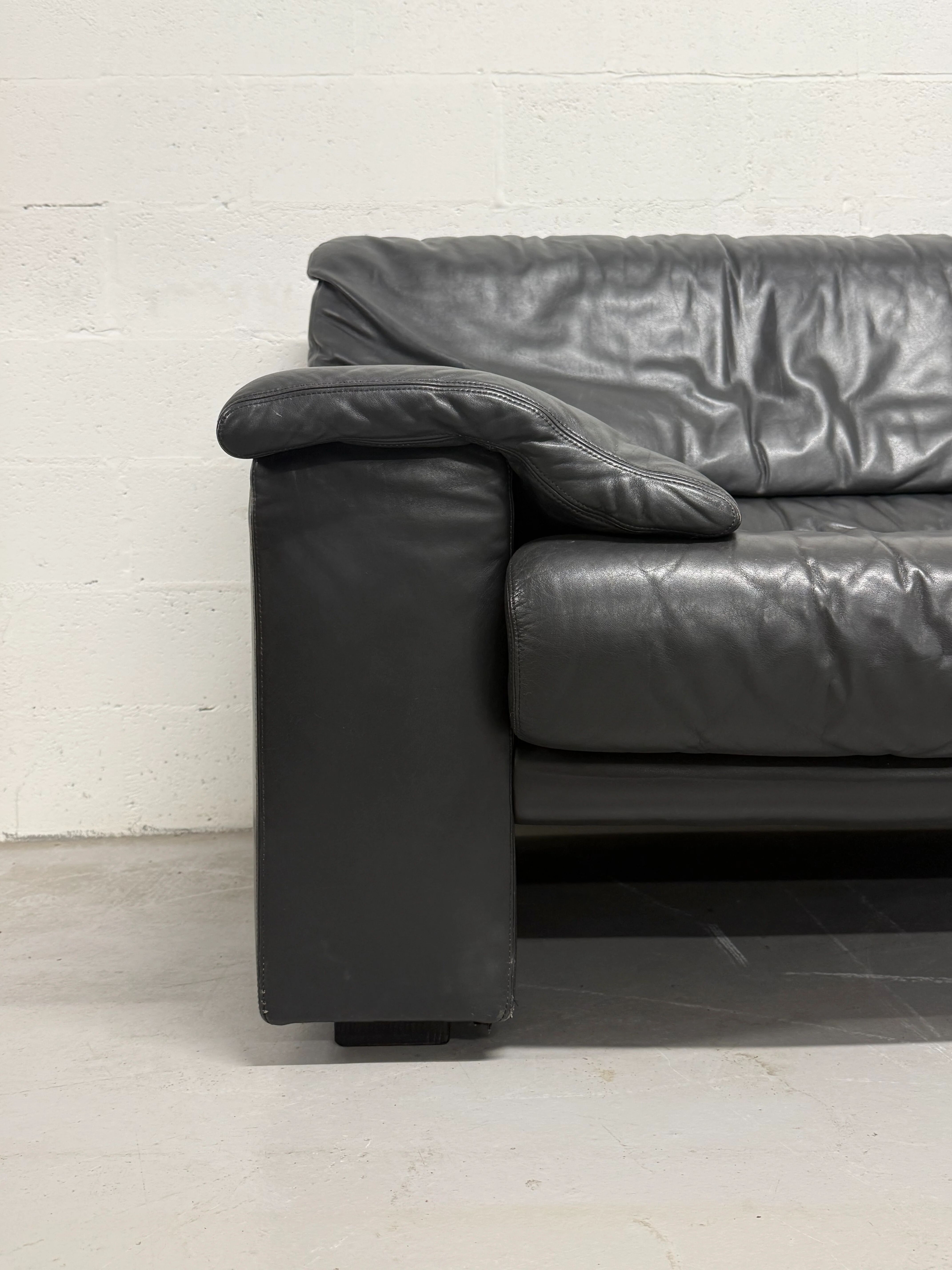 3-seater sofa by Durlet Belgium | Vintage black leather postmodern design |