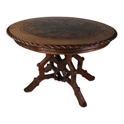 Table à manger de style Forêt-Noire par Horrix – vers 1880