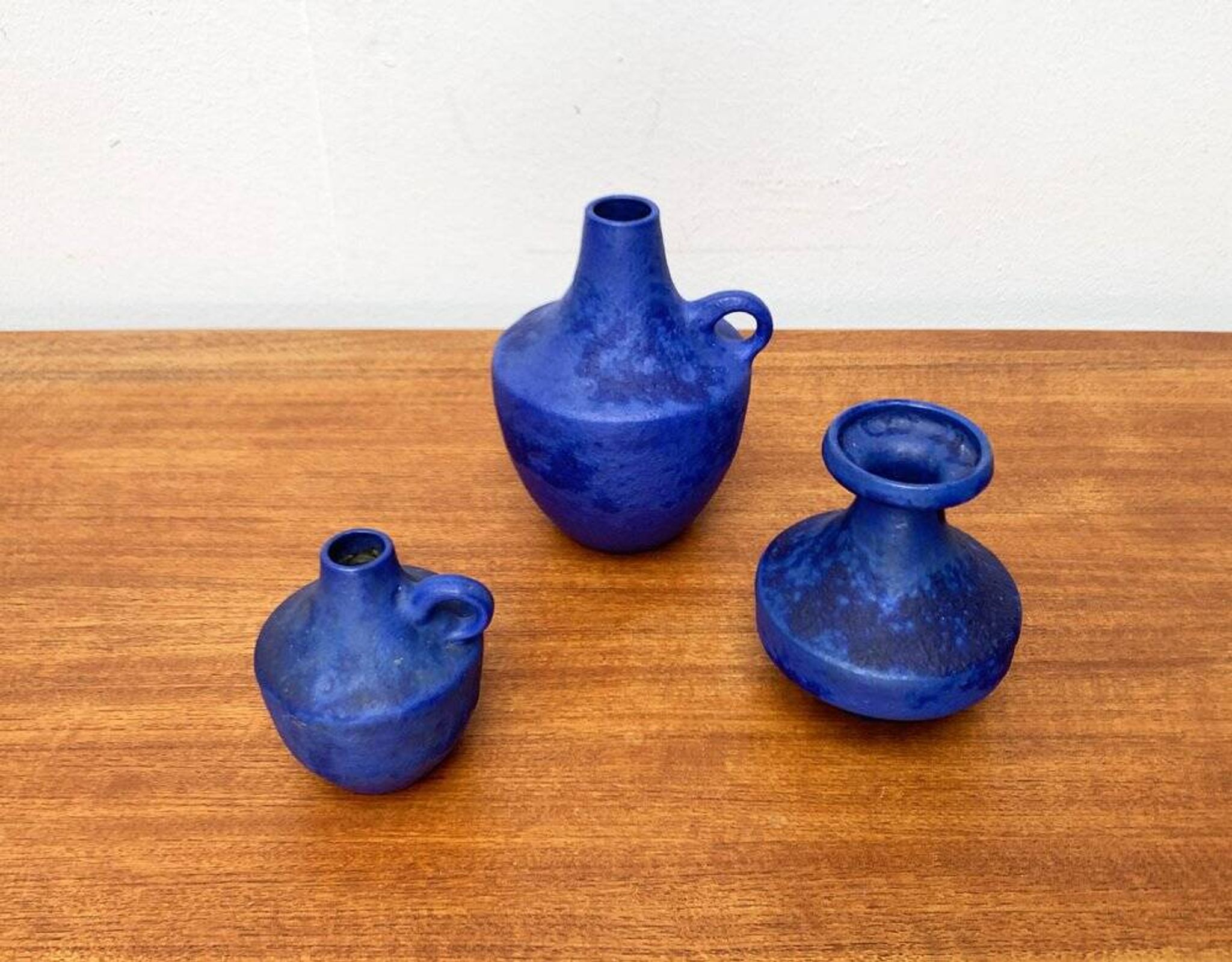 Mid-century German minimalist cobalt blue vases by Hartwig Heyne Pottery, 1960s, set of 3.
