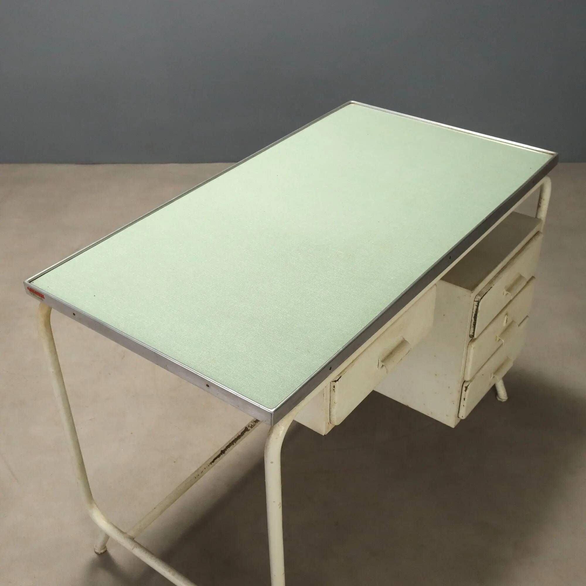 Vintage writing desk in enamelled and laminated metal, design, Italy, 1960s