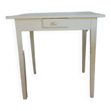 Spindle leg desk