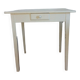 Spindle-legged desk