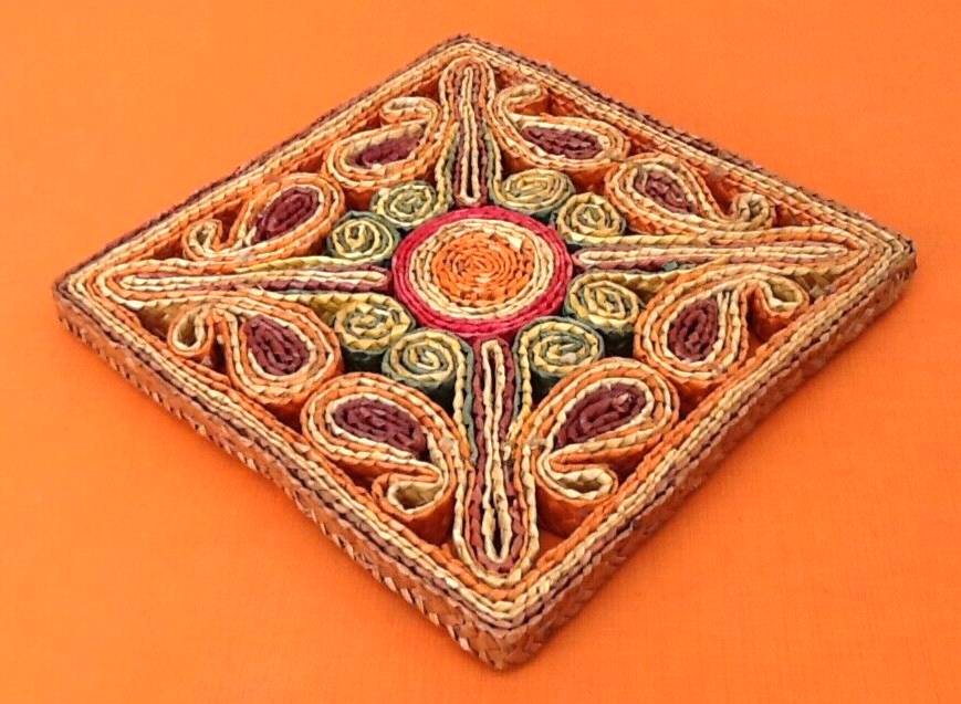 1970s multicolored raffia trivet square shape: