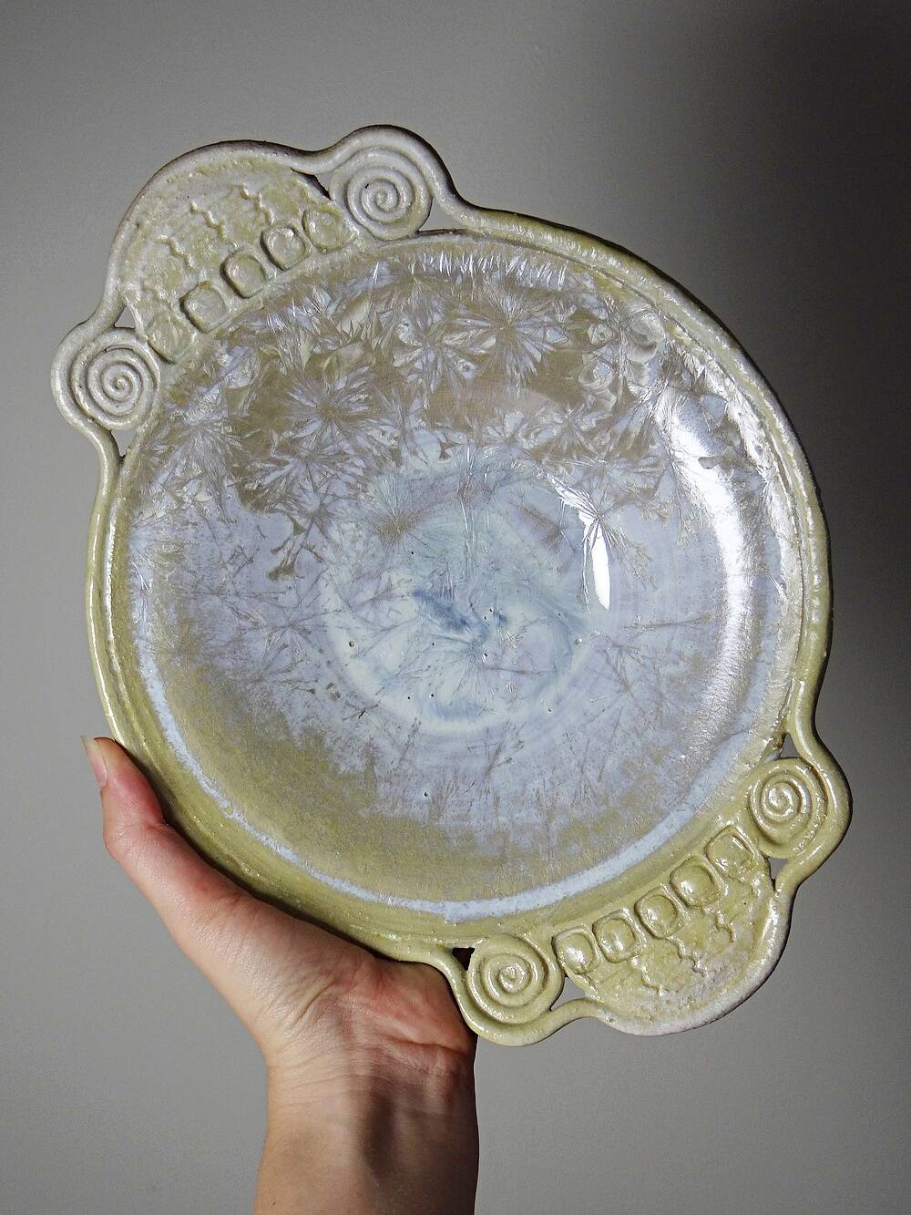 Vintage stoneware pocket bowl with crystalline glazes signed by Françoise Roussel.