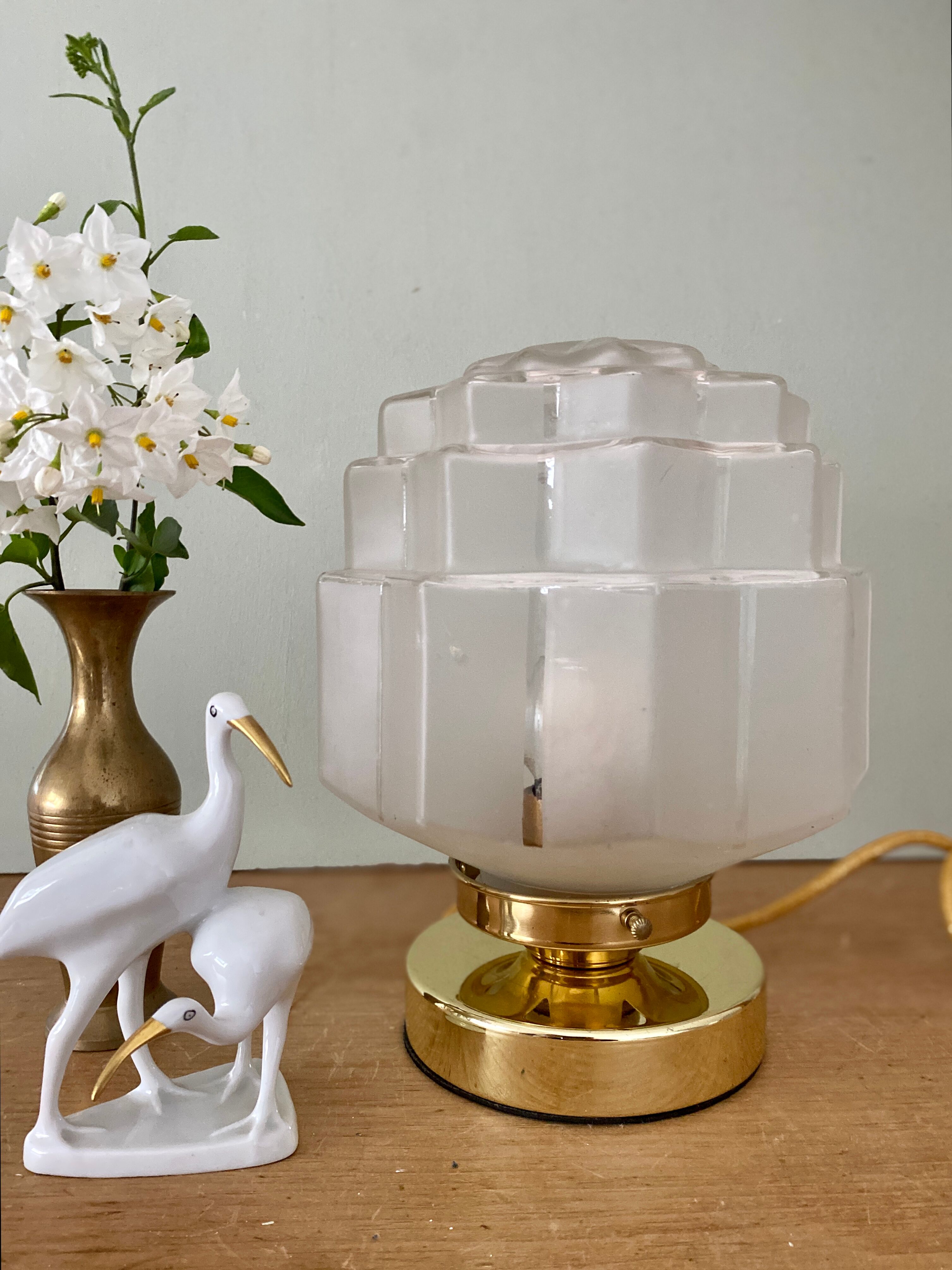Vintage art deco globe table lamp in frosted glass