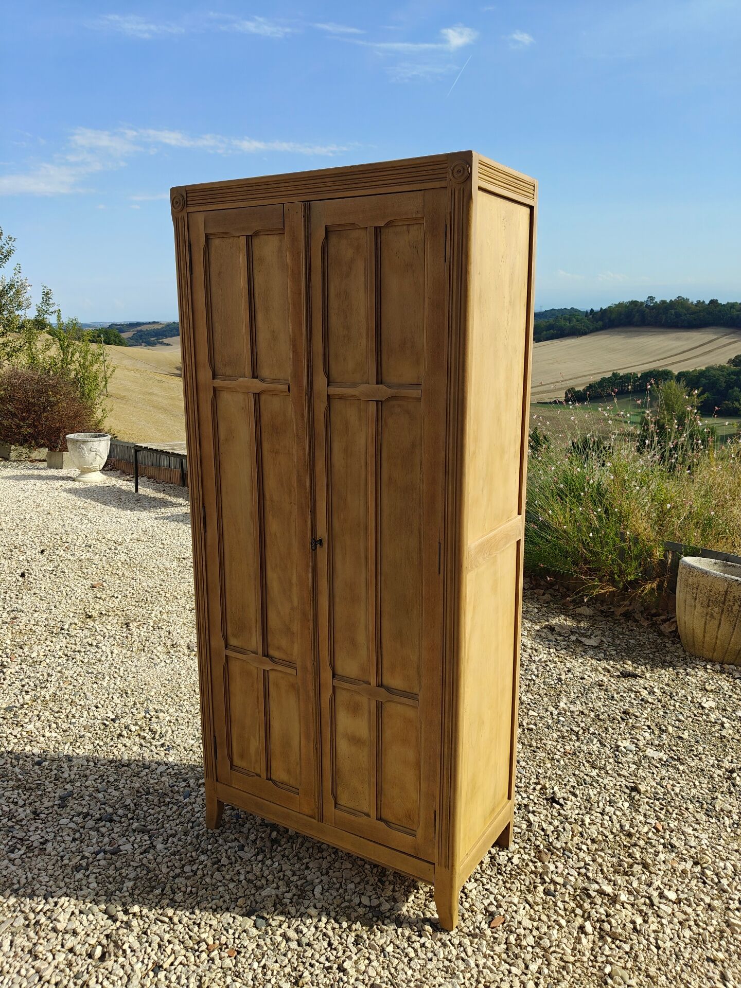 Armoire parisienne